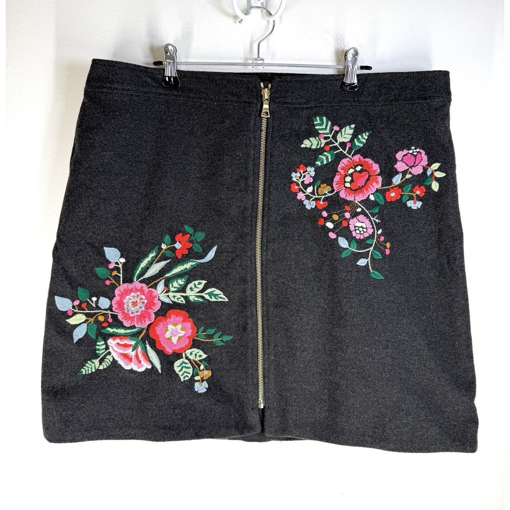 Loft Wool Blend mini skirt Lined Floral embroidered Front zipper Size 14 NWT
